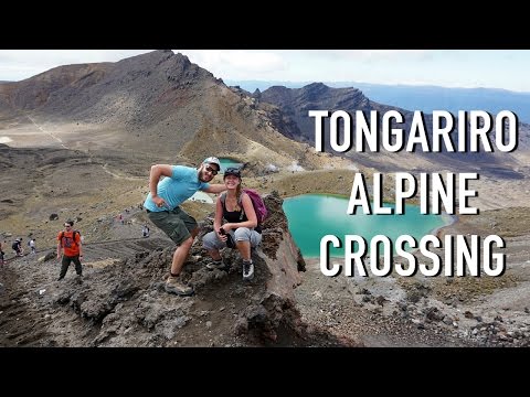 HIKING THE TONGARIRO ALPINE CROSSING, NEW ZEALAND