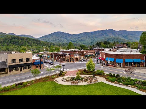 Experience Black Mountain, NC: &quot;America&#039;s Prettiest Small Town&quot;