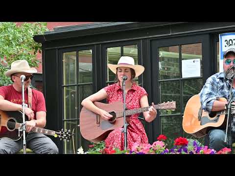 Lacy Nelson at the Yellowstone Songwriter Festival