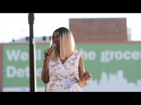 Aretha Franklin sings Sweet Sixteen at Detroit Music Weekend performance