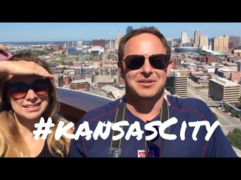 WEEKEND in KANSAS CITY - MUSEUMS, BBQ 🍖, and CITY TOUR - vlog