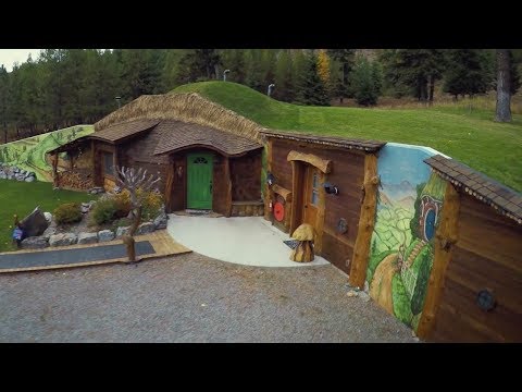 Hobbit Guest House In Montana