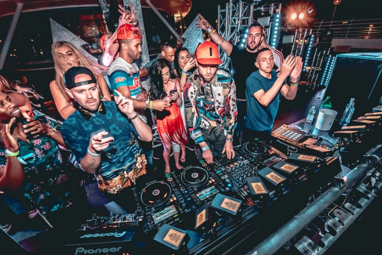 42 Festival Accessories, Gear & Must Haves To Bring To a Rave