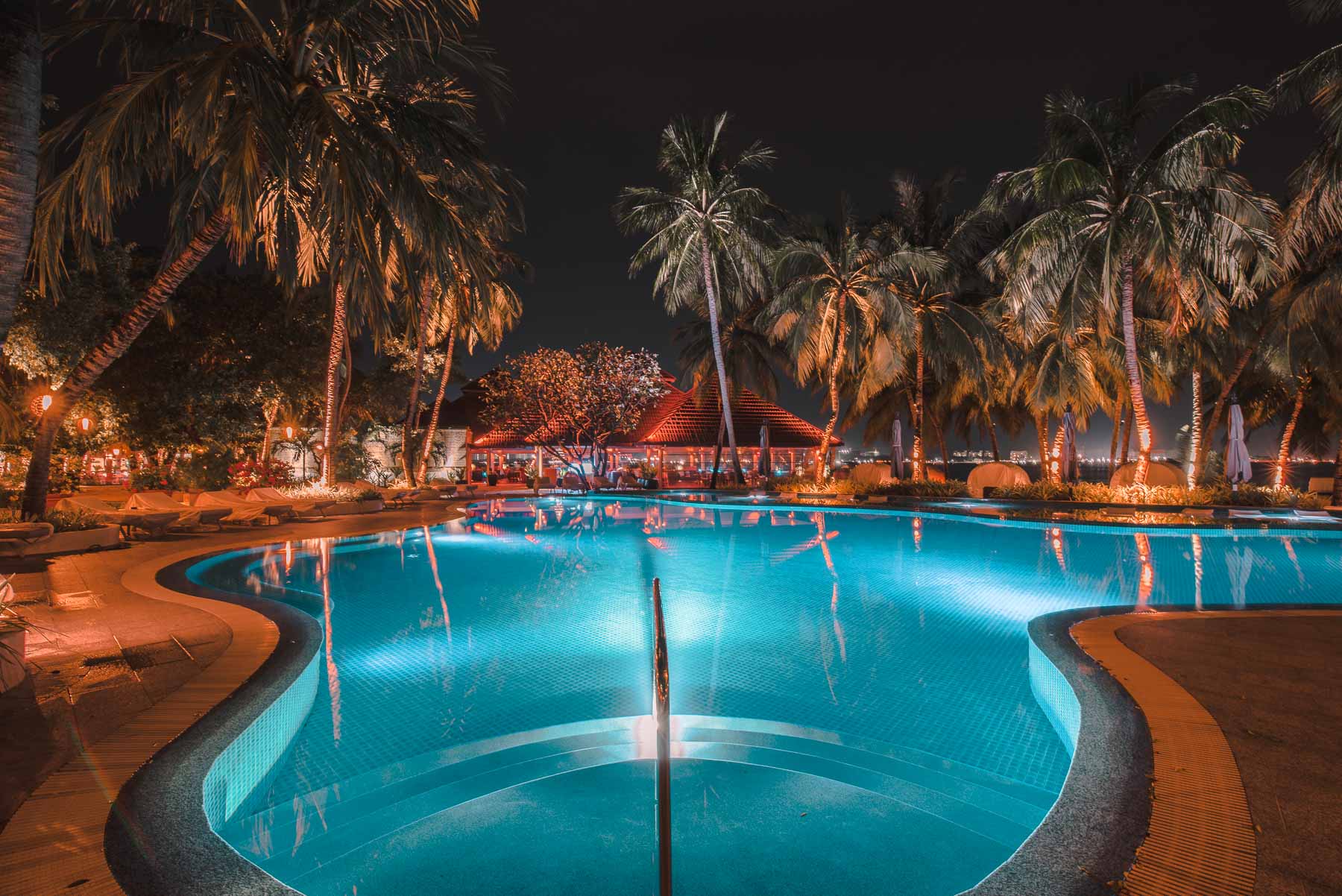 Kurumba Maldives Pool