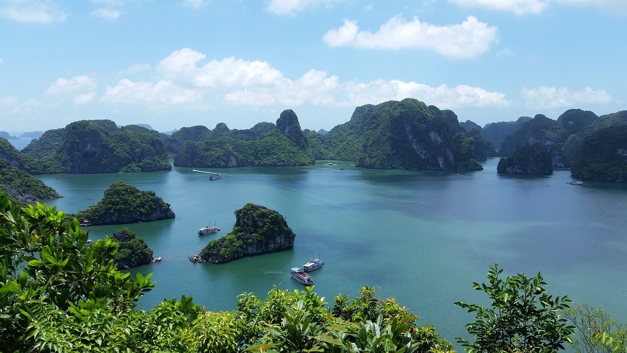 Ha Long Bay Beaches , Vietnam