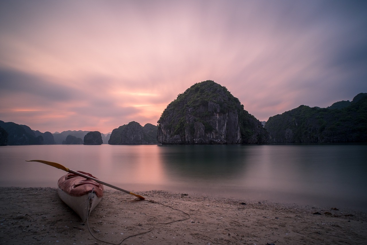 Halong Bay BEaches - Vietnam 2019