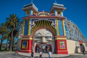 The BEST Hostels Melbourne for Backpackers Budget Travelers