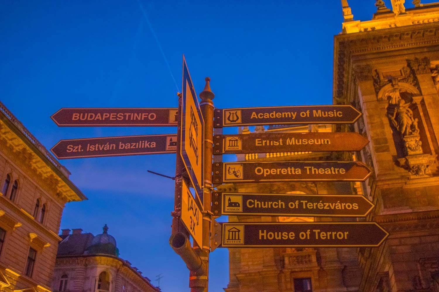 Budapest Nightlife - 2 Days in Budapest Itinerary