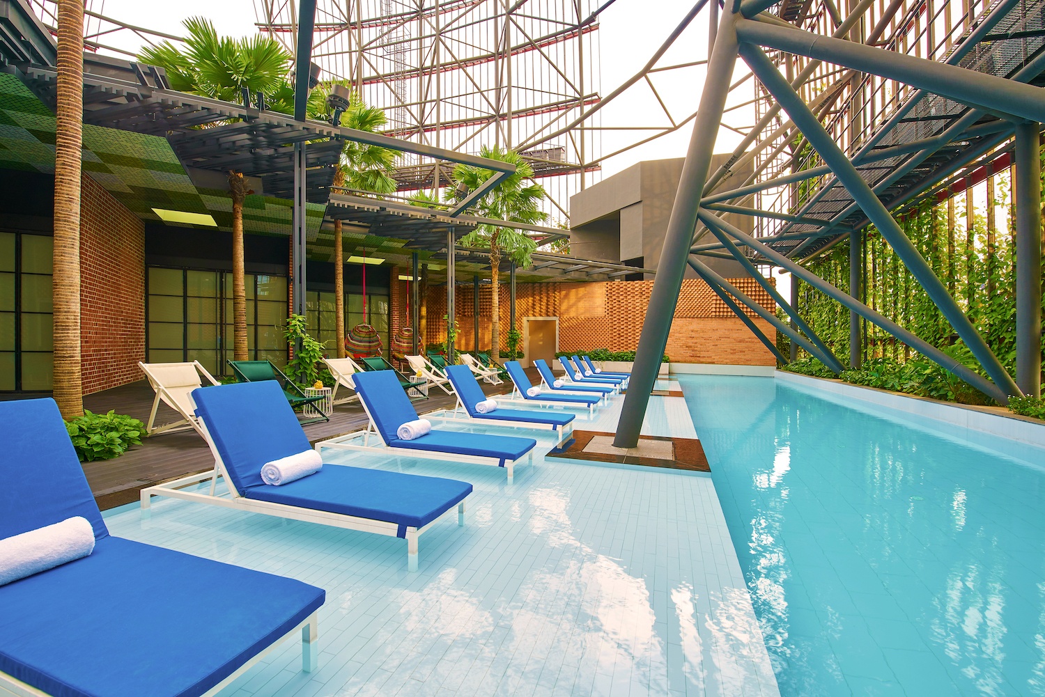 Oasia Hotel Downtown, Singapore - Rooftop Pool