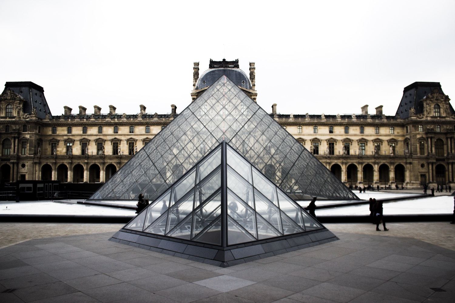 Louvre Paris Fakten