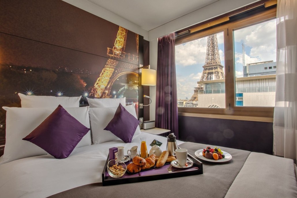 paris hotel tour eiffel view