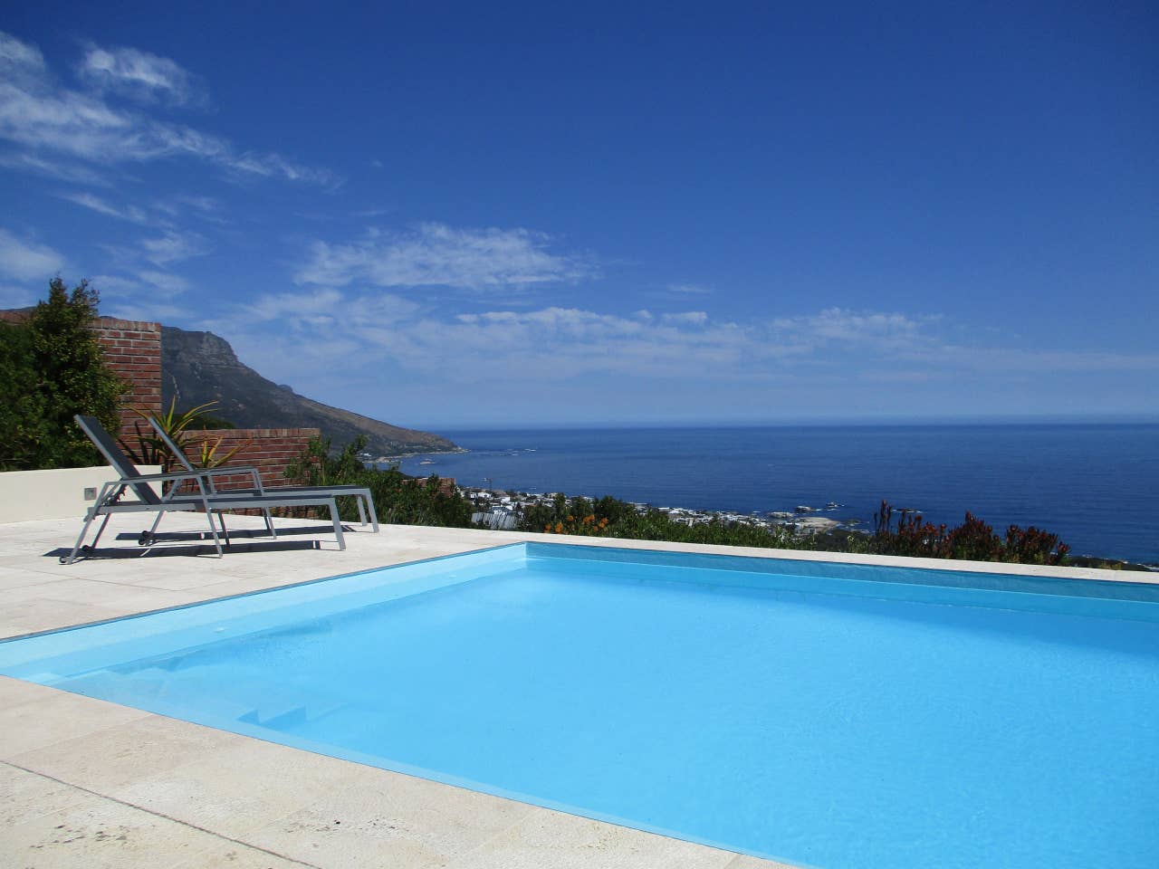 Airbnb in Cape Town with Pool