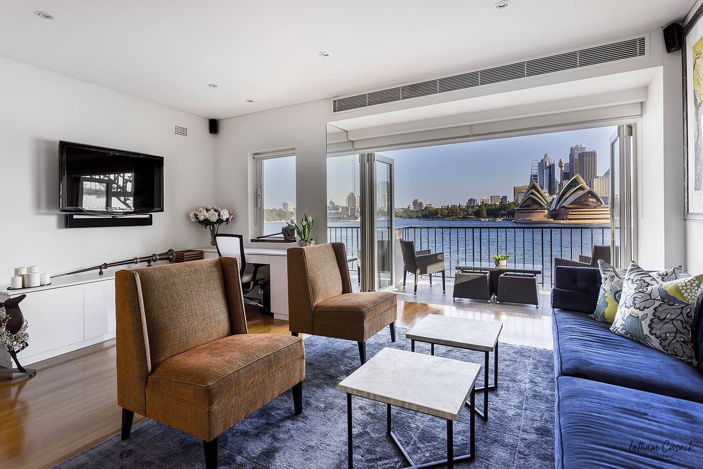 Airbnb in Sydney with view of Opera House