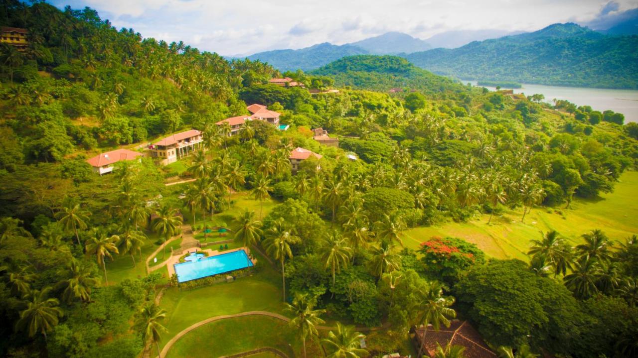 Victoria Golf & Country Resort - 5 Star Hotel in Sri Lanka