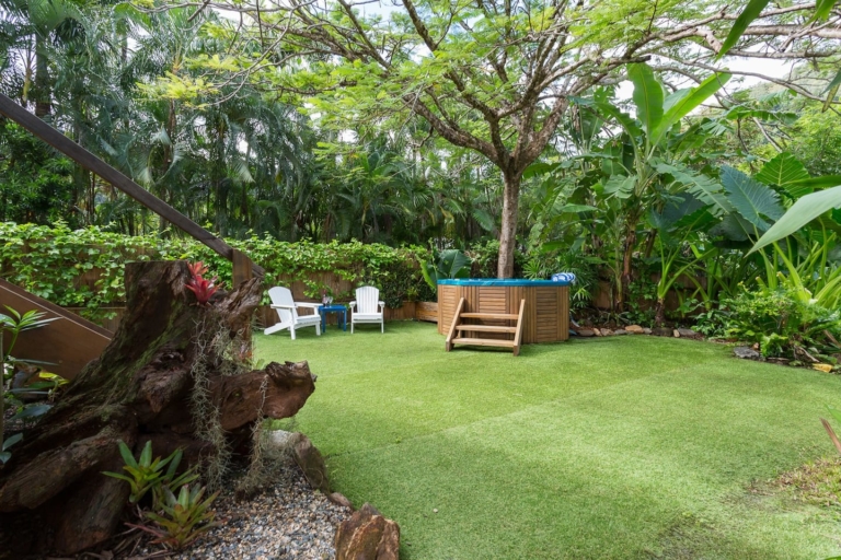 17 BEST Airbnb Cairns Vacation Rentals For The Ultimate Getaway