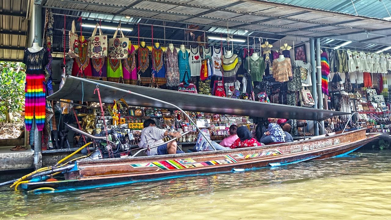 Floating Market - Cheap Airbnbs in Bangkok