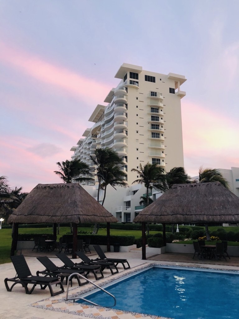 TOP 17 Airbnb Cancun Rentals For the Ultimate Mexico Vacation [2021]