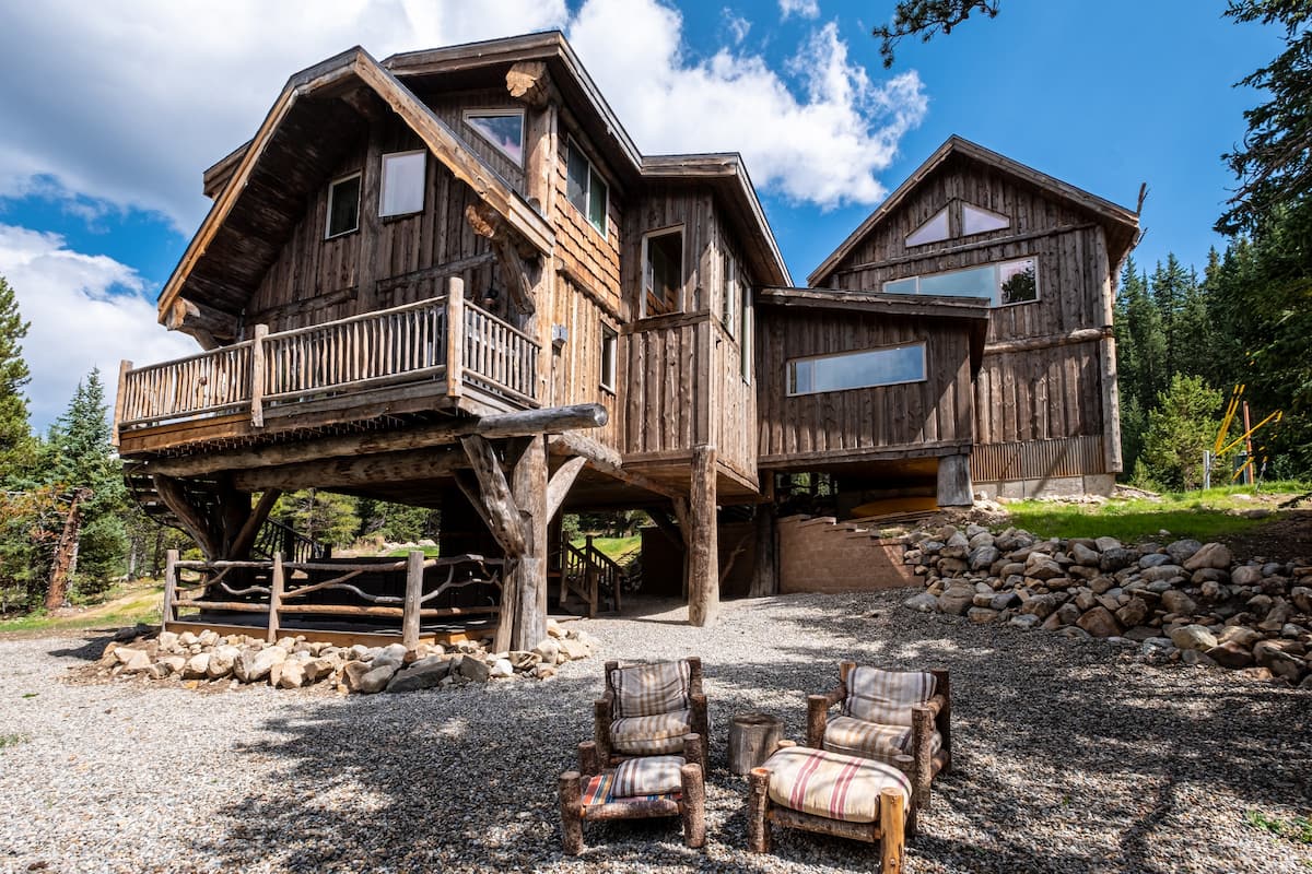 Best Unique Airbnb in Breckenridge - Treehouse Lodge