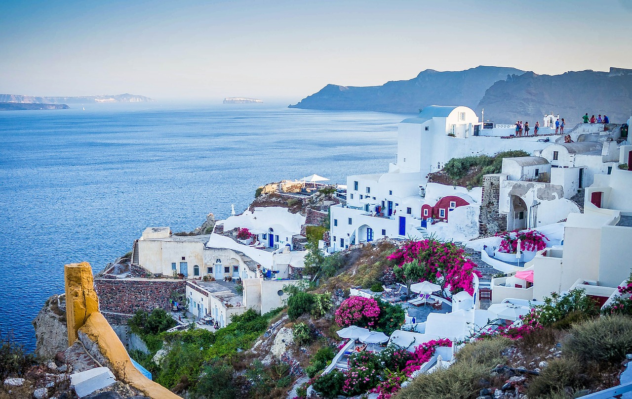 Oia - Airbnbs in Santorini 2020