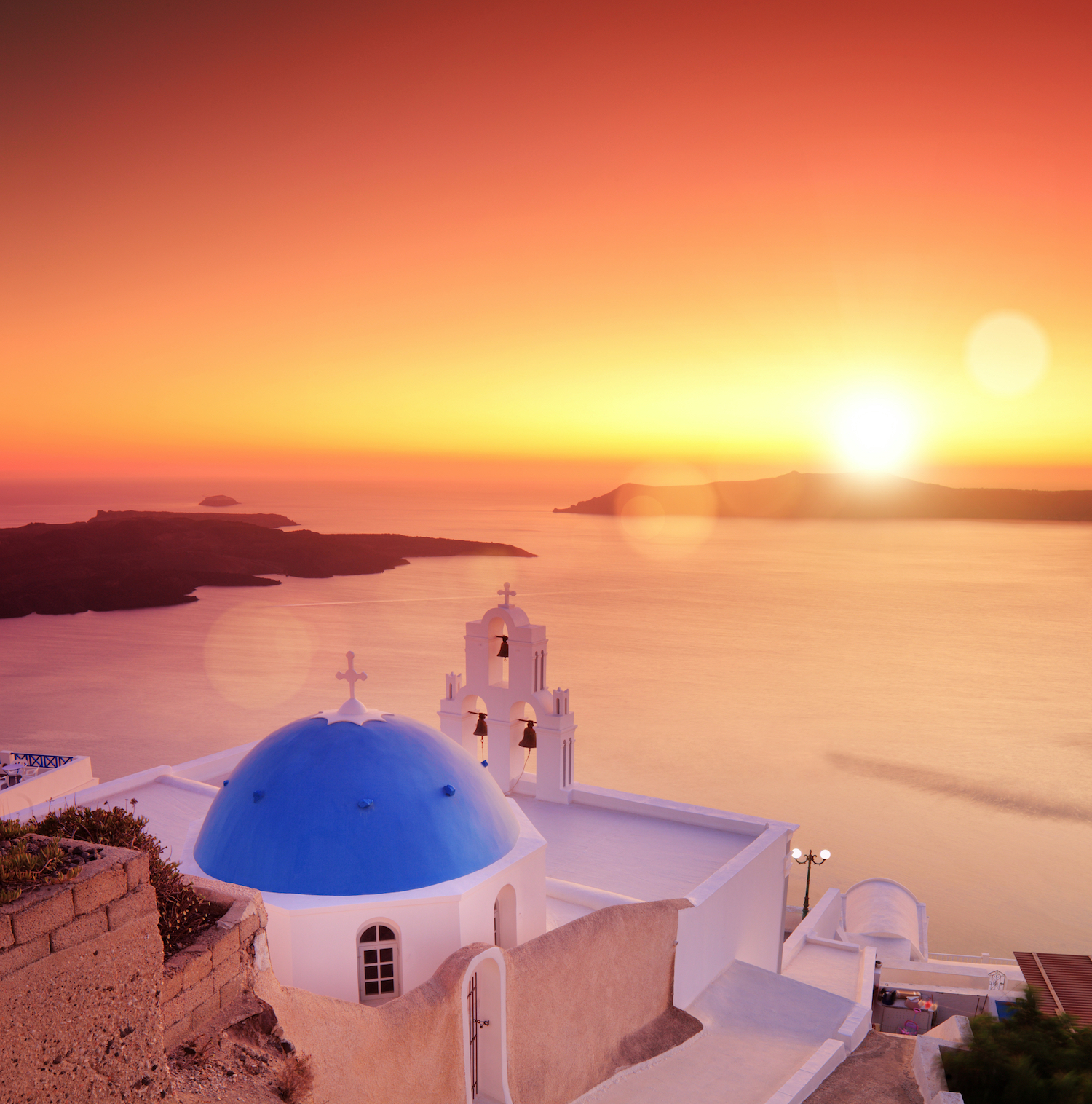 Santorini Sunset - Best Airbnbs in Santorini