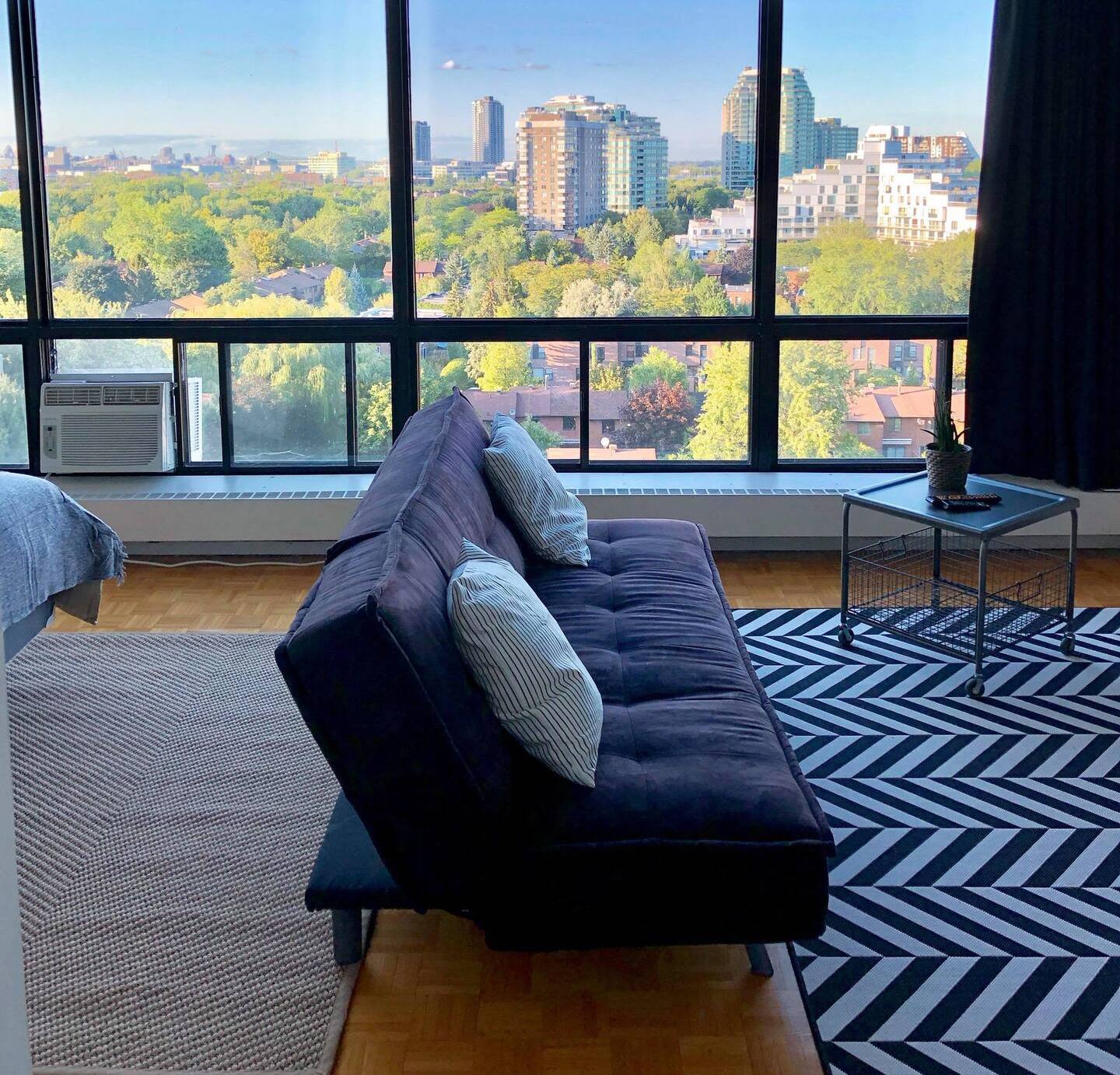 13 Coolest & Best Airbnbs in Montreal, Canada | Airbnb Montreal (2021)