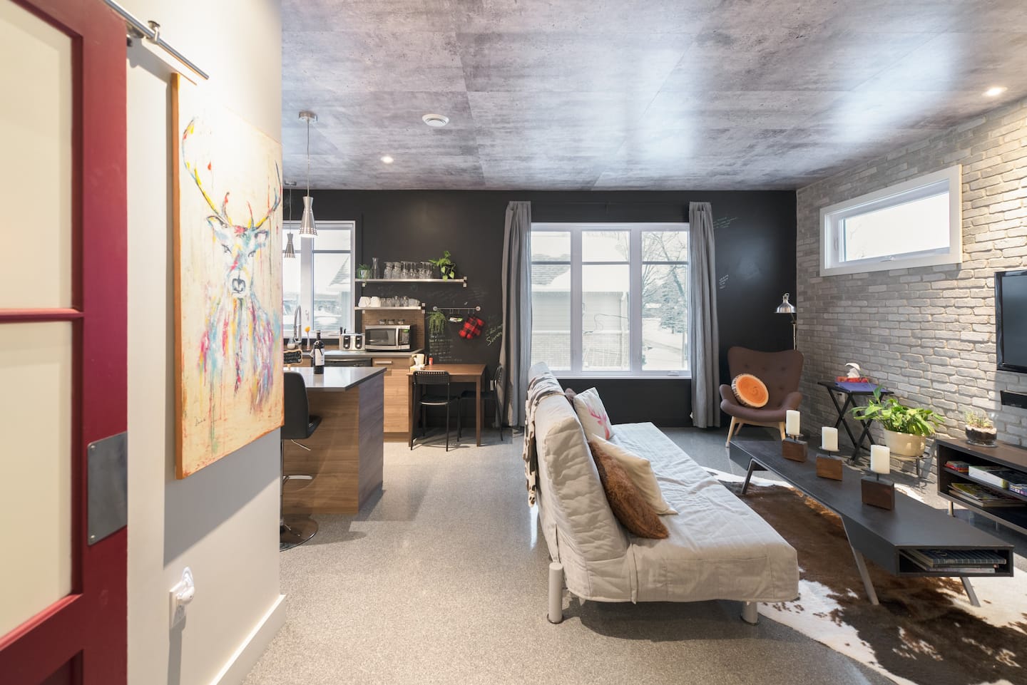 13 Coolest & Best Airbnbs in Montreal, Canada | Airbnb Montreal (2021)