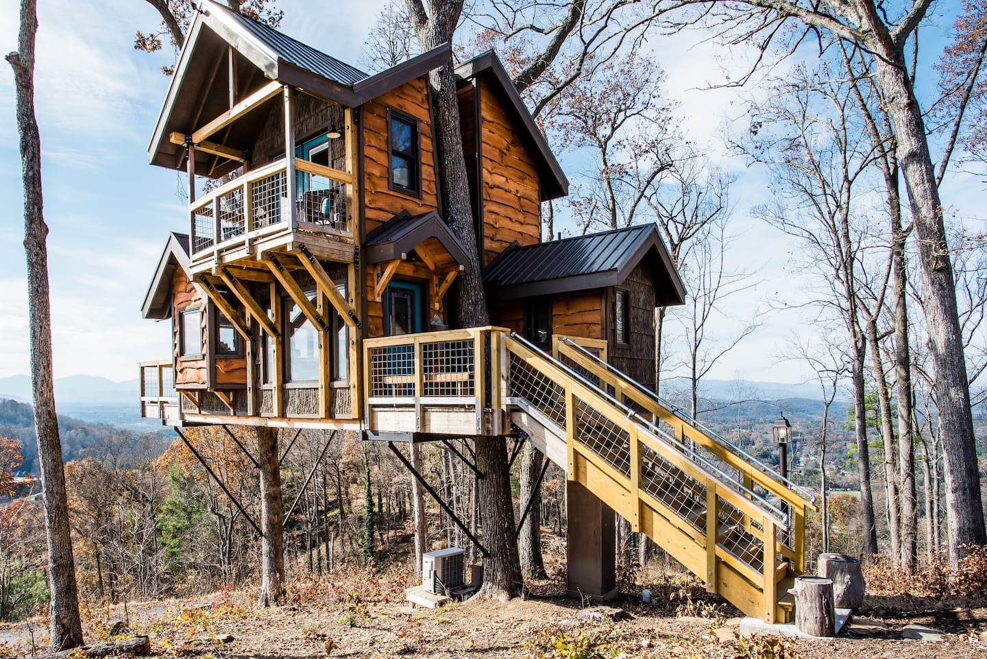 Asheville Treehouse Airbnb - Unique Airbnb North Carolina