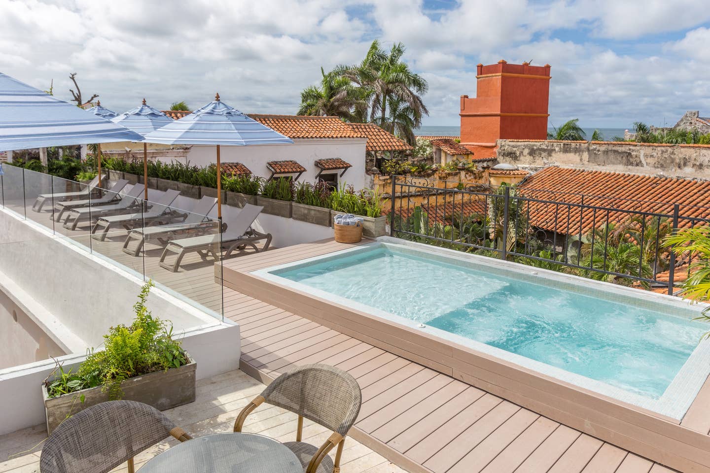 Cartagena airbnb jacuzzi