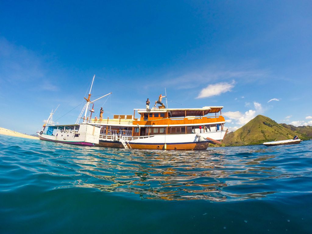 Komodo Scuba Diving Live Aboard Trips