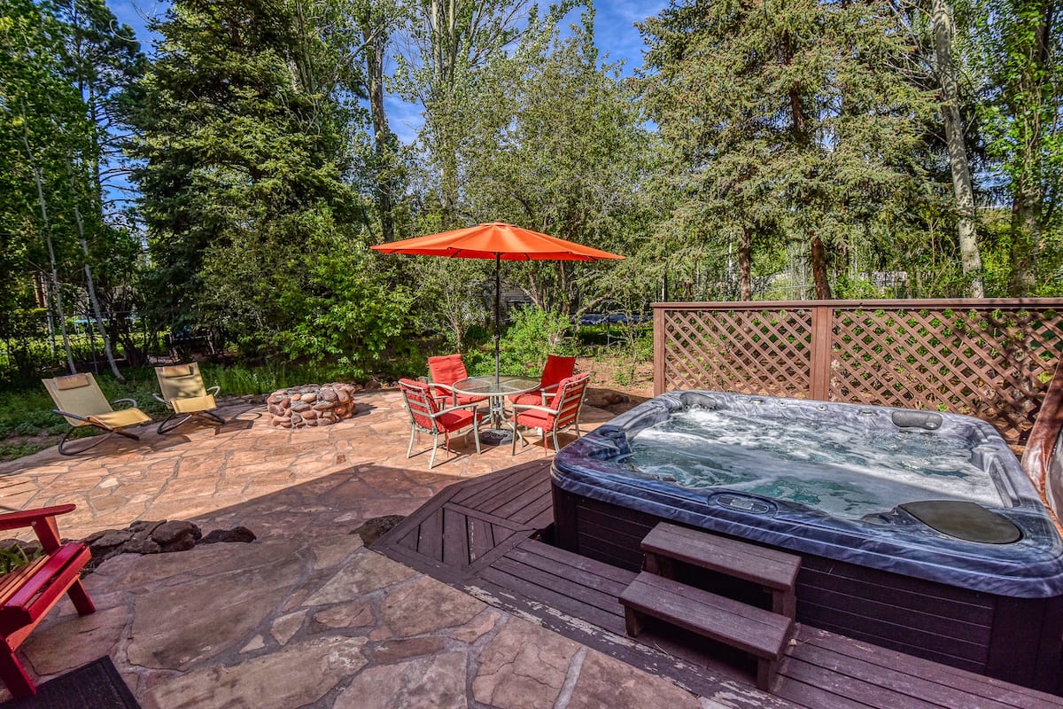 Airbnb Flagstaff with Jacuzzi