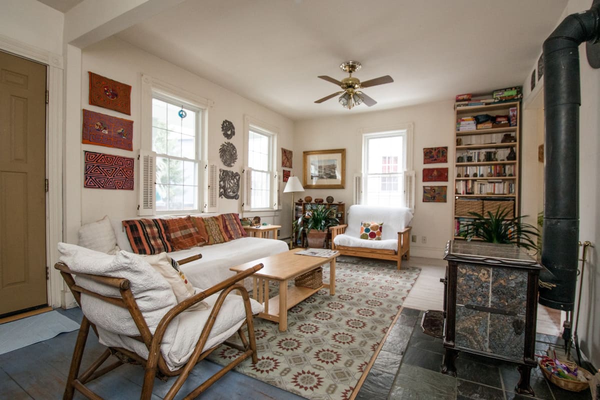 Charming Airbnb in Newport for solo travelers