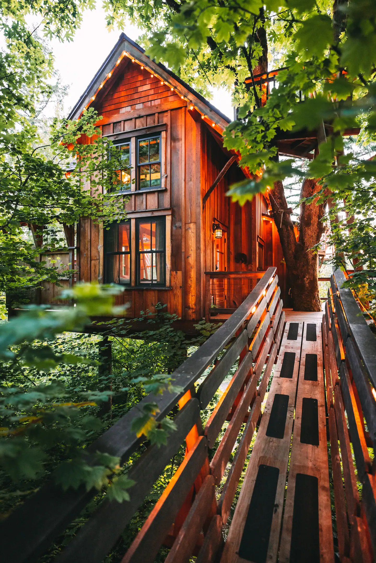 Emerald Forest Treehouse - Glamping Washington