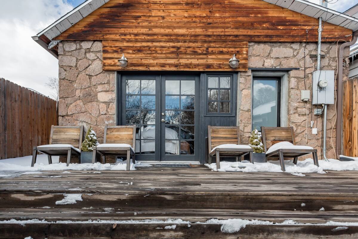 Hip Chalet Airbnb Downtown Flagstaff AZ