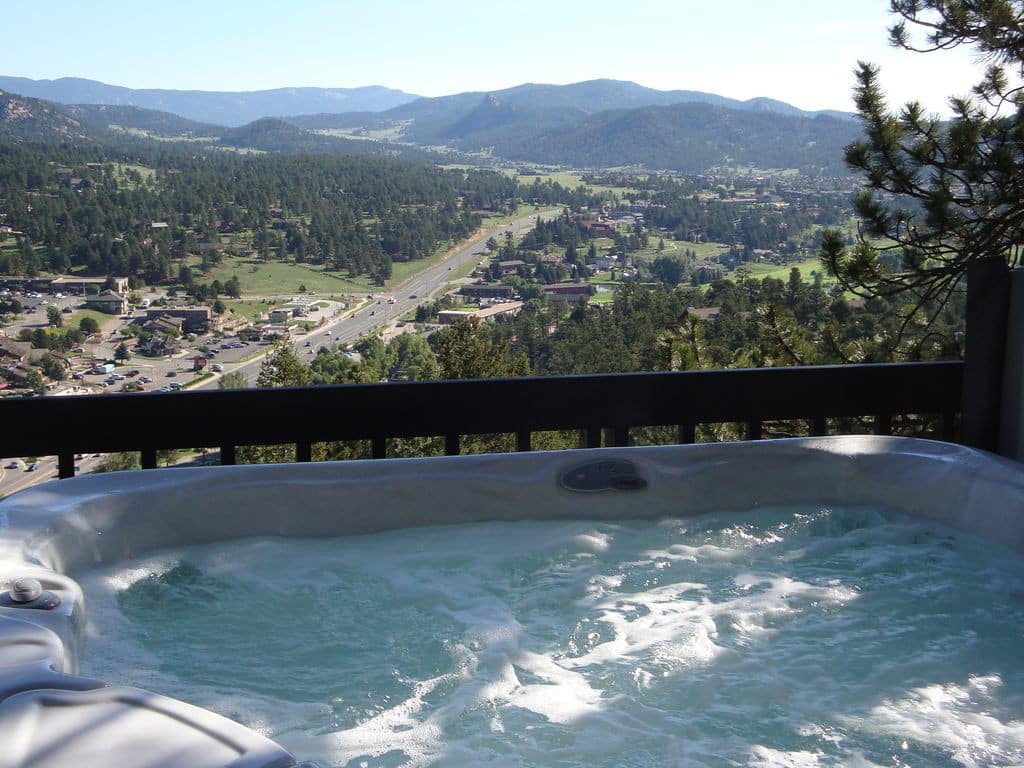 Luxury Airbnb Estes Park with Hot Tub