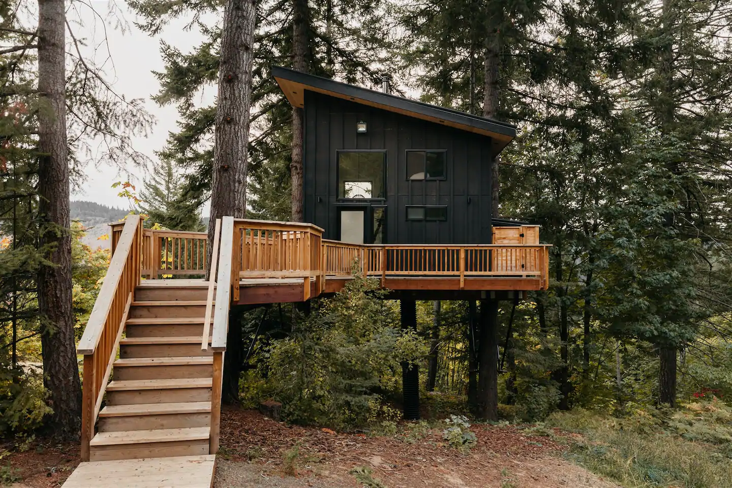 The Klickitat Treehouse Glamping Washington