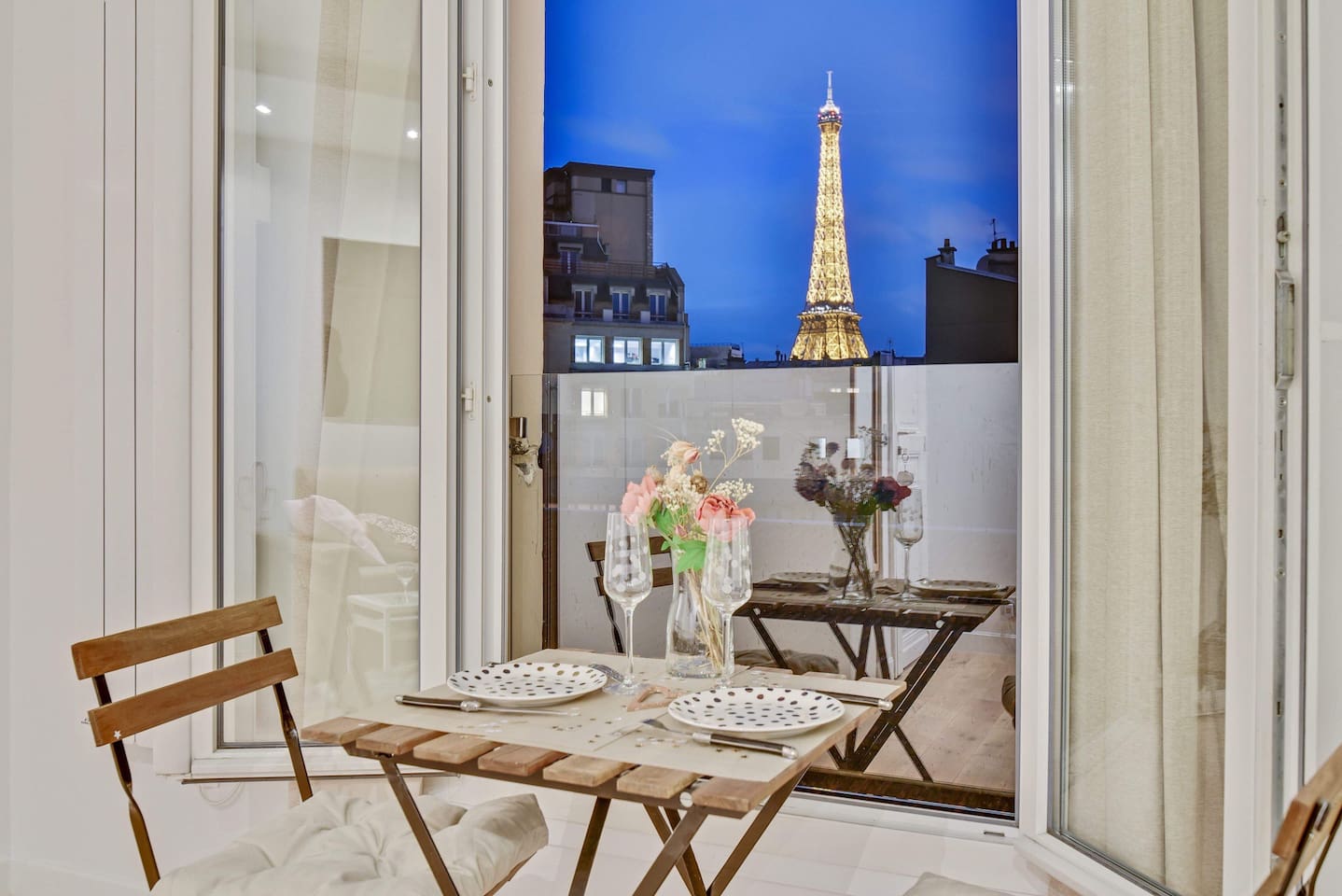 Romantic Paris Airbnbs