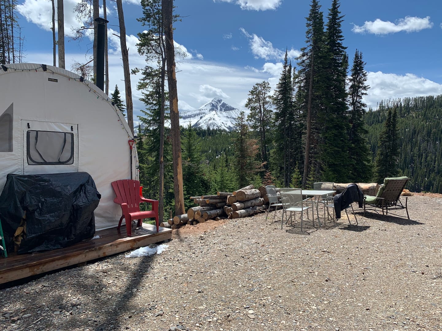 Big Sky Hive Montana Glamping