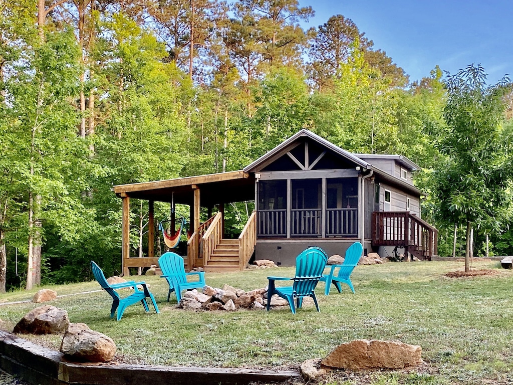 georgia log cabin tiny house glamping