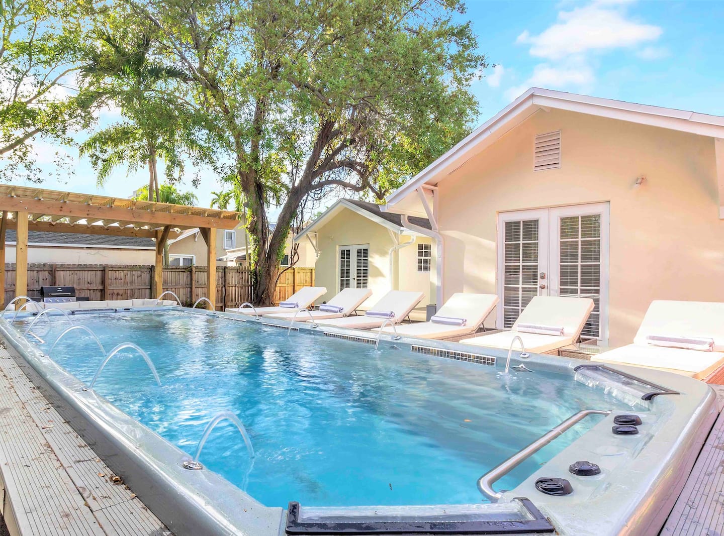 Airbnb in Fort Lauderdale with Pool