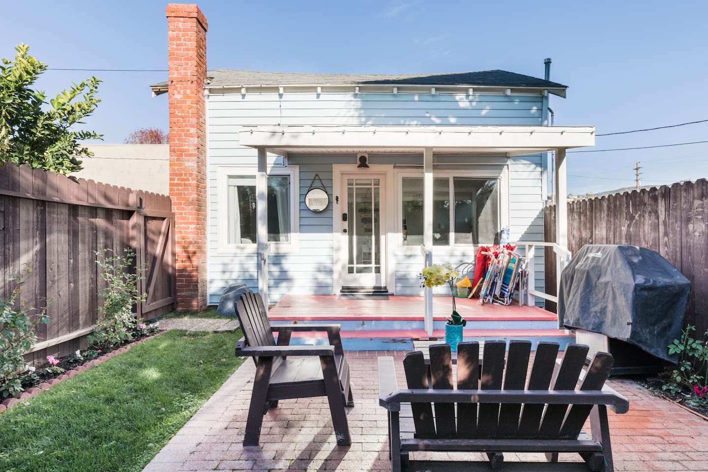 Blue Beach Cottage with Backyard Patio - Laguna Beach Airbnb