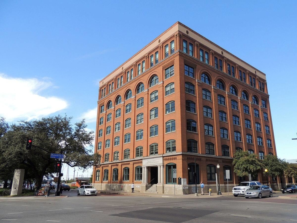 15 Unique & Best Airbnbs in Dallas, Texas Top Picks for 2022