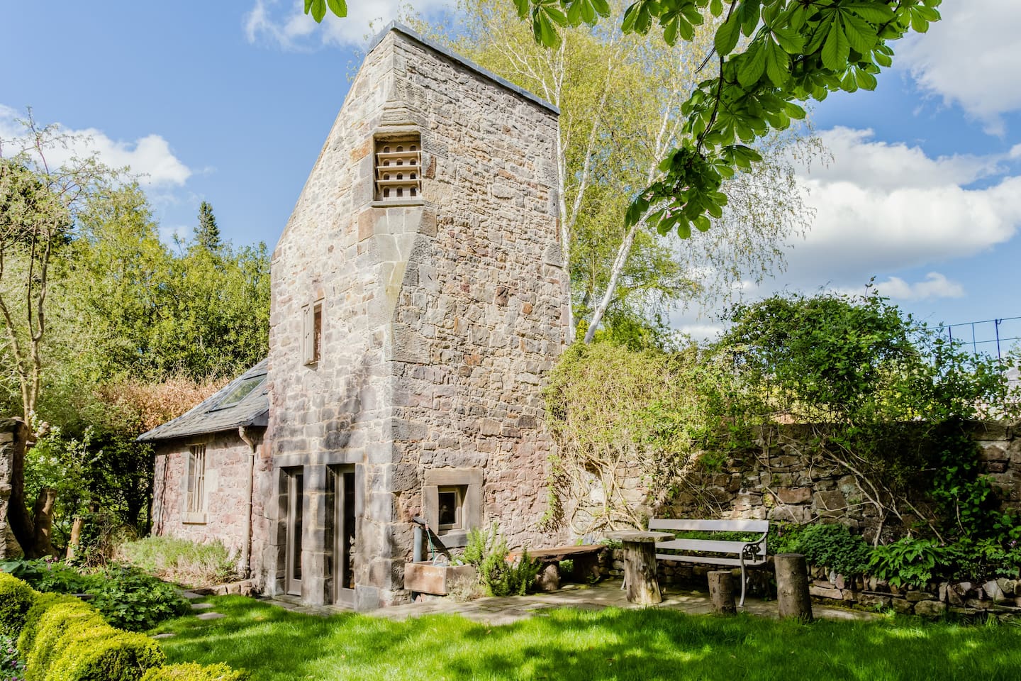 Dovecot Cottage Airbnb Edinburgh Scotland