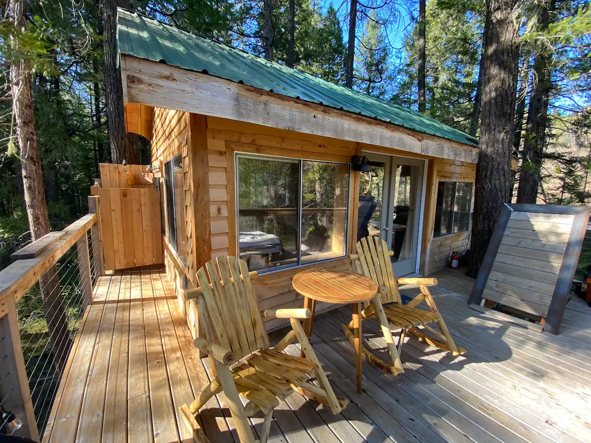 Glamping Oregon Treehouse