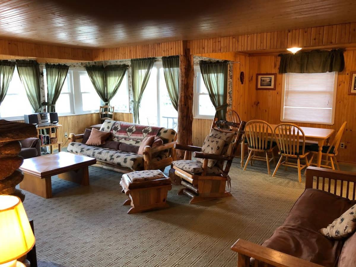 Historic Downtown Cabin - Estes Park Airbnb