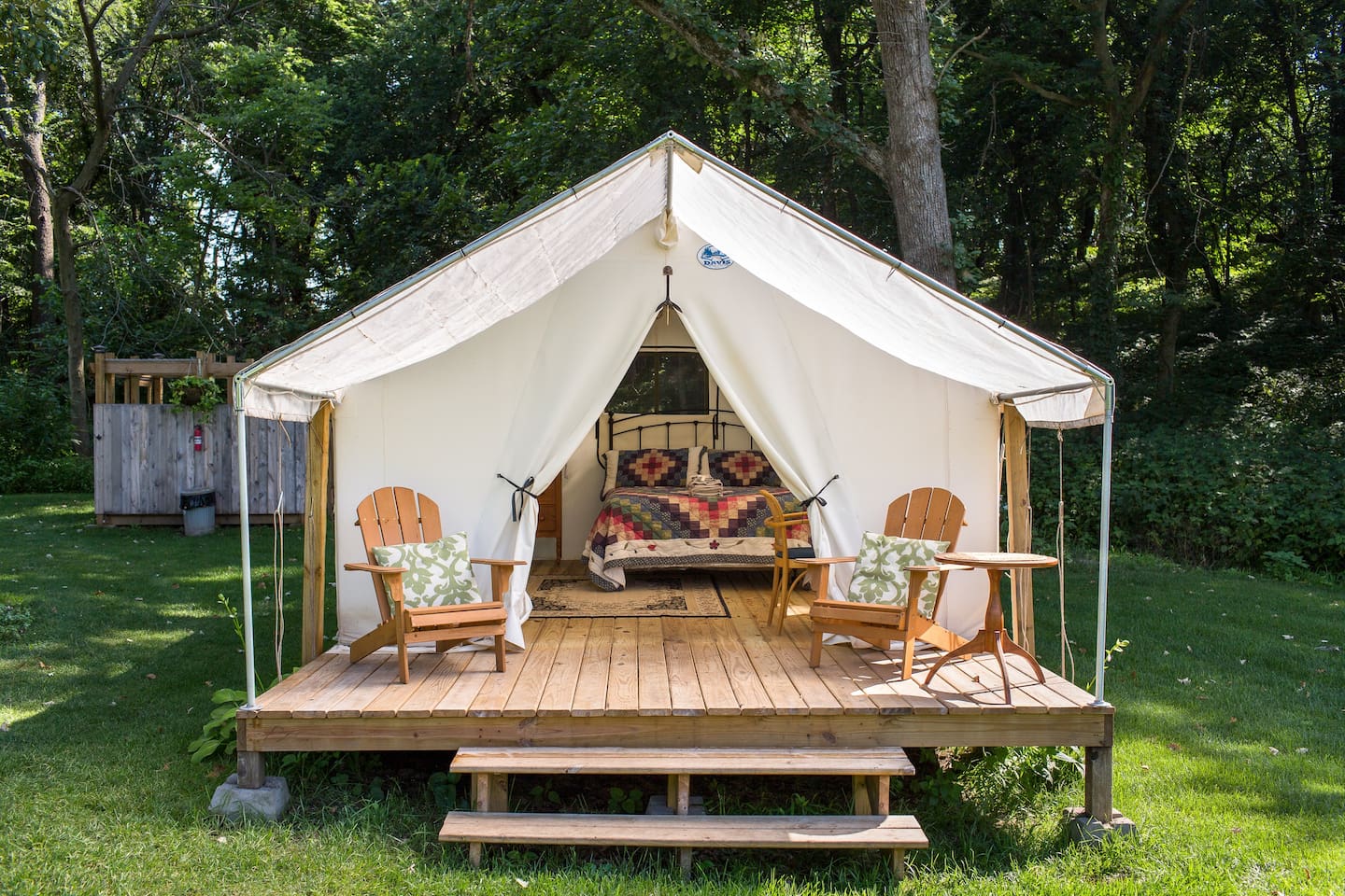 Lazy Oaks - Nebraska Glamping