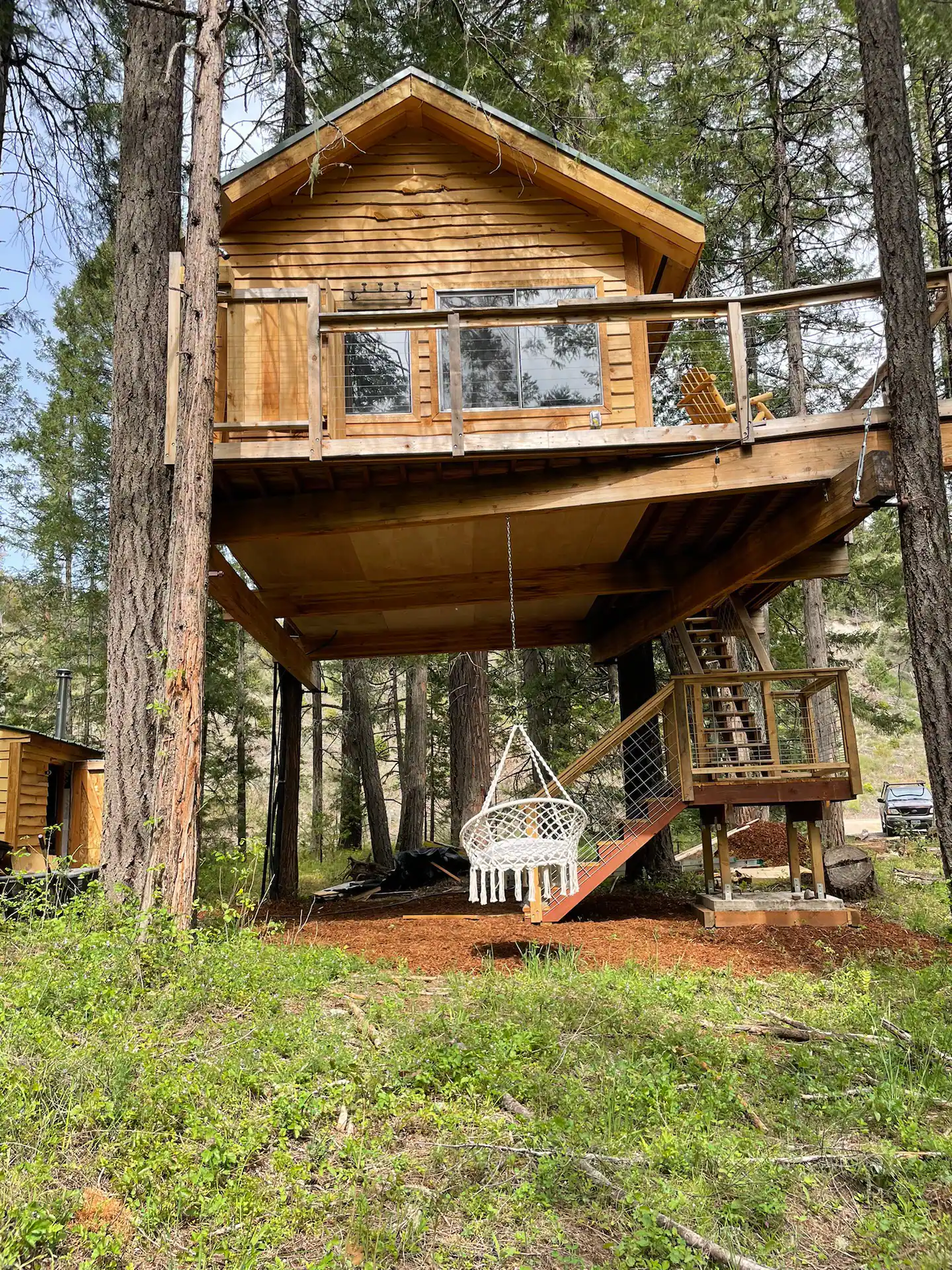 Oregon Glamping Treehouse at Farwood Retreat