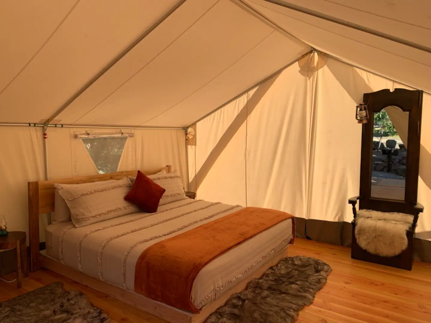 Prospector Glamping Luxury Tent Oregon