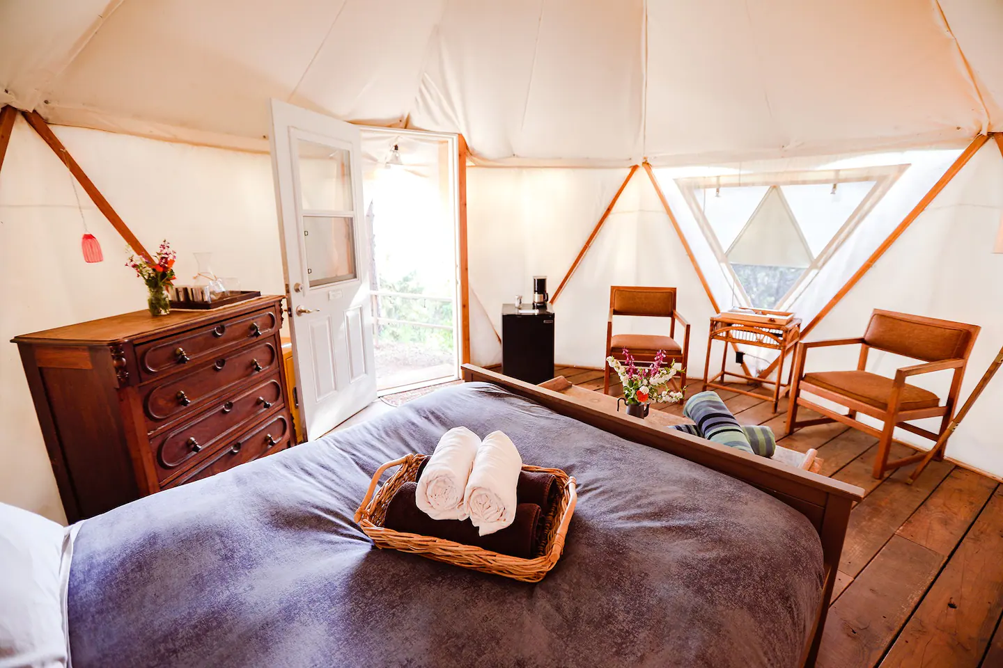 Sunset Yurt - glamping northern california