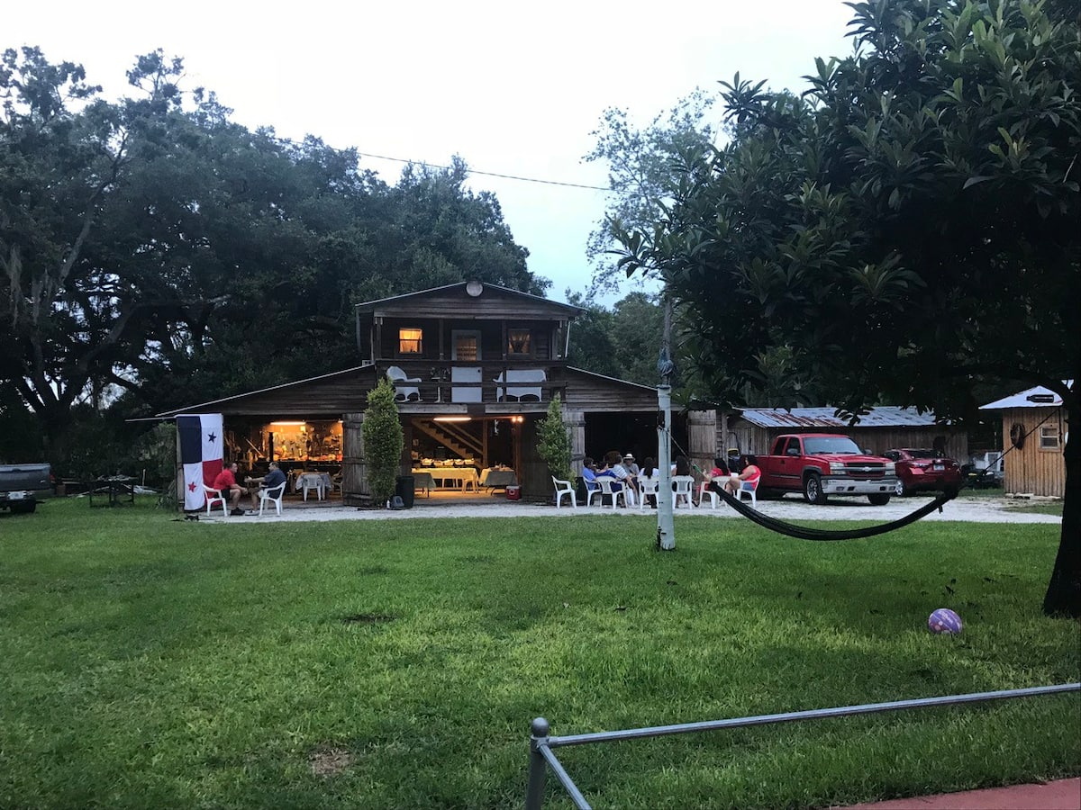 The Barn at La Escondida - Airbnb in Tampa