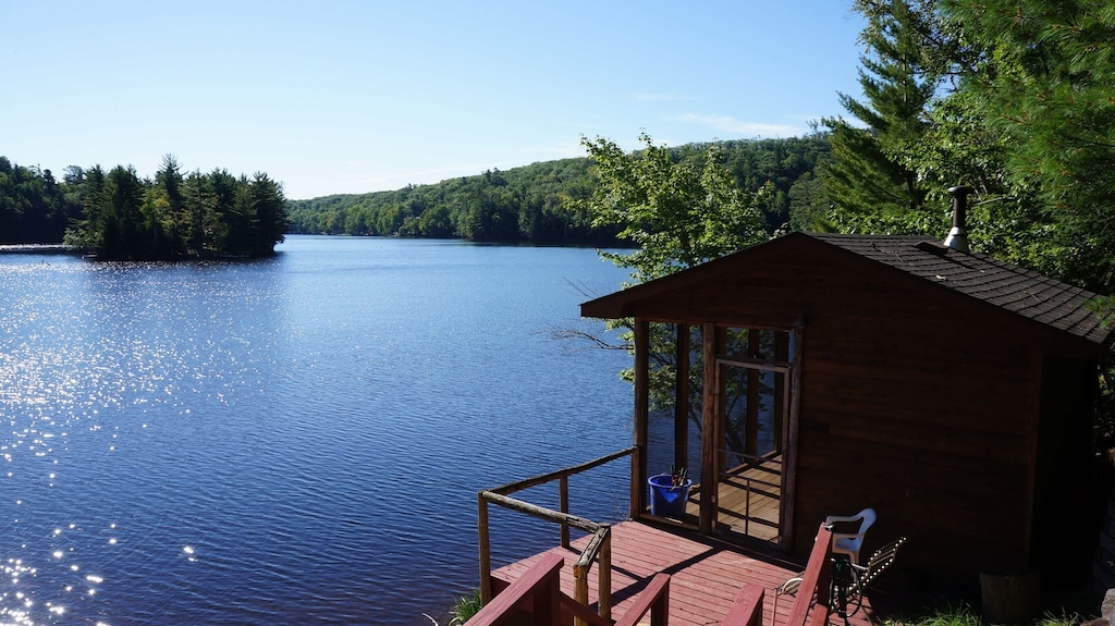 Waterfront Cedar Cabin Complete with Sauna